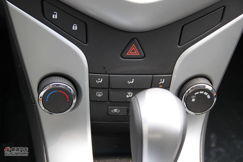 2010款科鲁兹1.6SL天地版自动