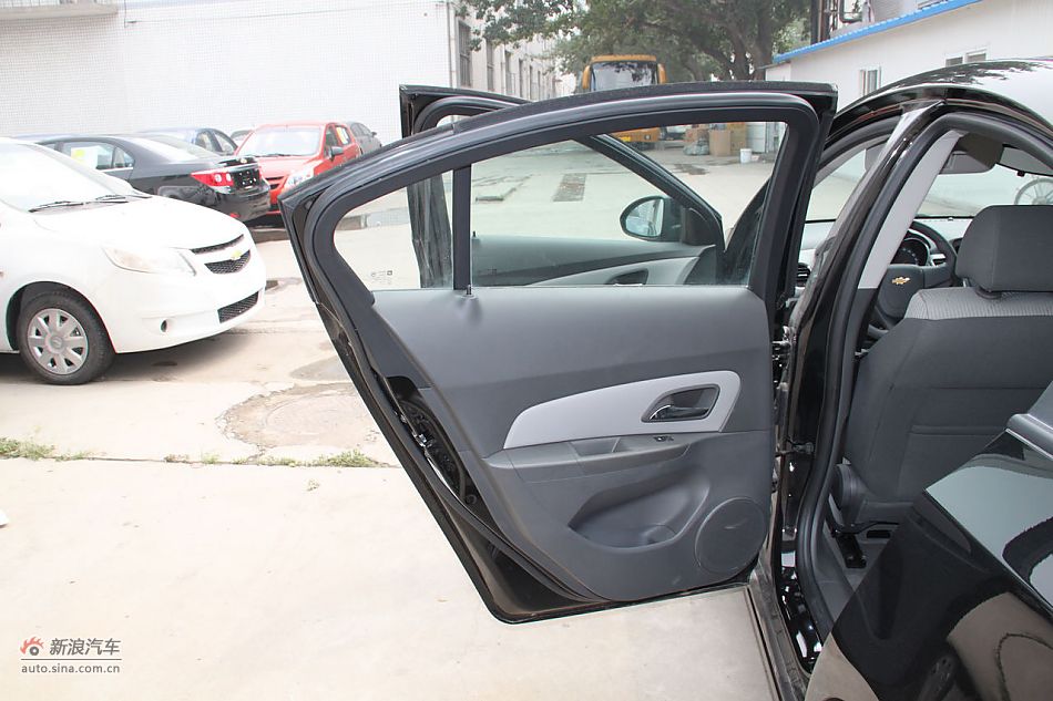 2010款科鲁兹1.6SL天地版自动