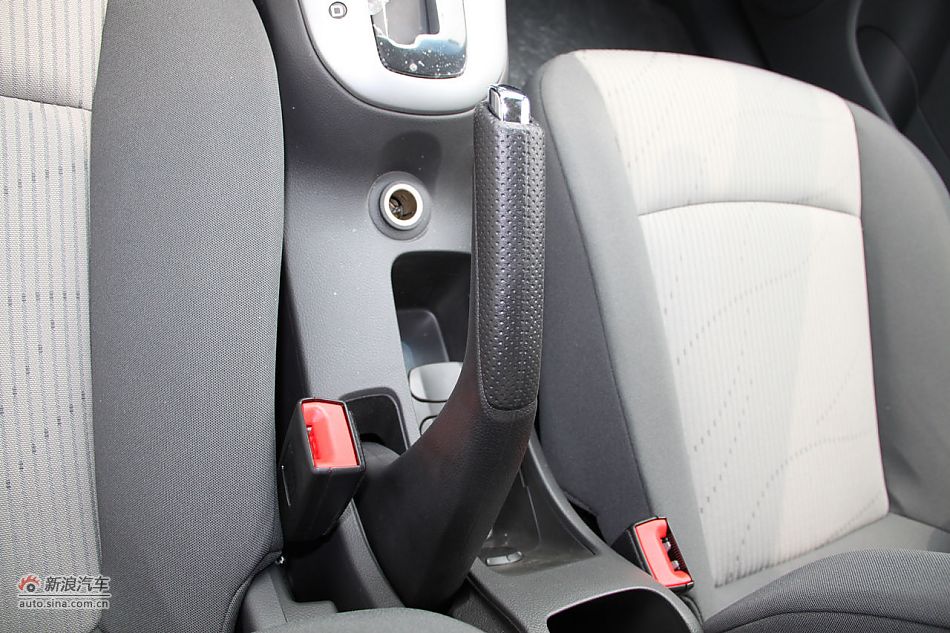 2010款科鲁兹1.6SL天地版自动