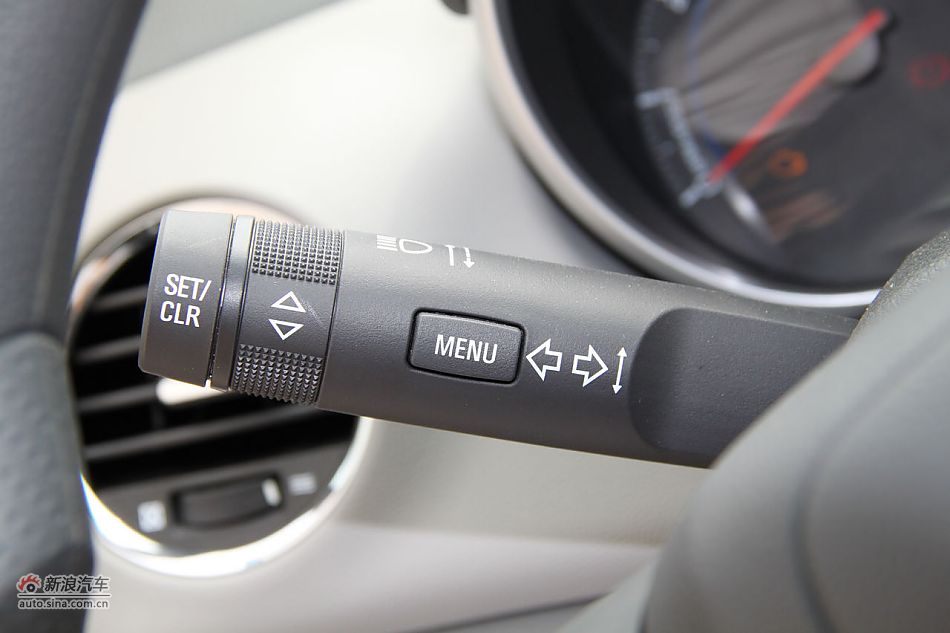 2010款科鲁兹1.6SL天地版自动