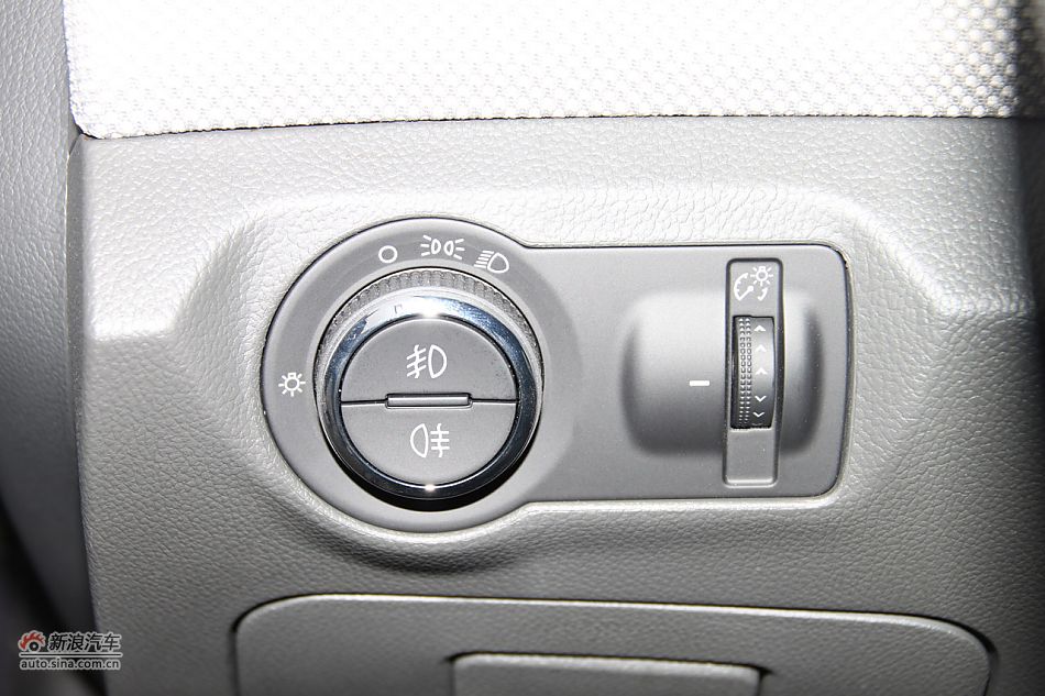 2009款科鲁兹1.8SE自动