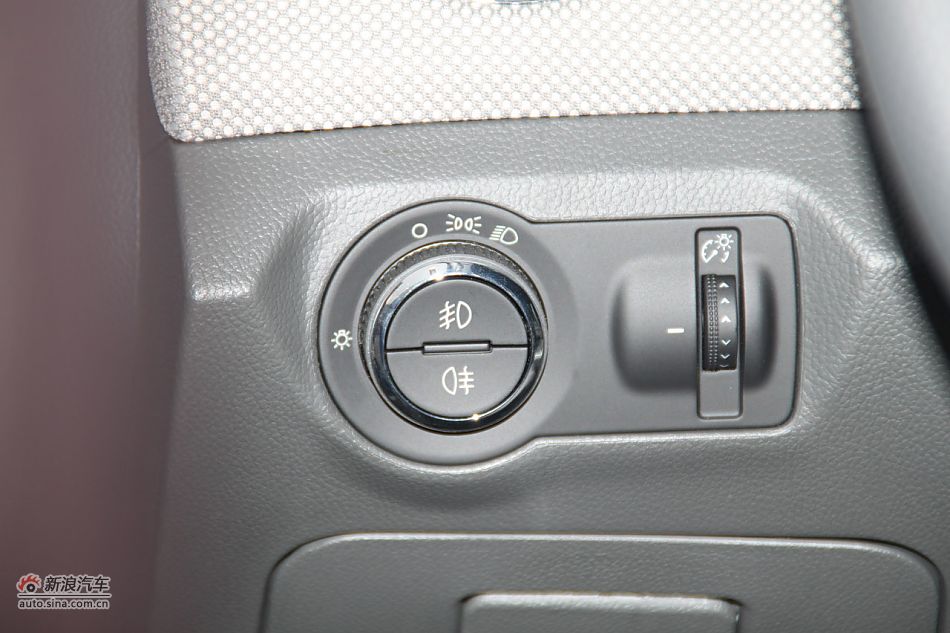 2009款科鲁兹1.8SE自动