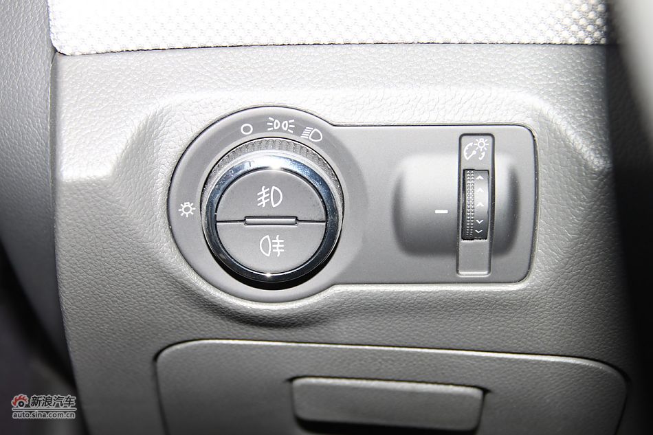 2009款科鲁兹1.8SE自动