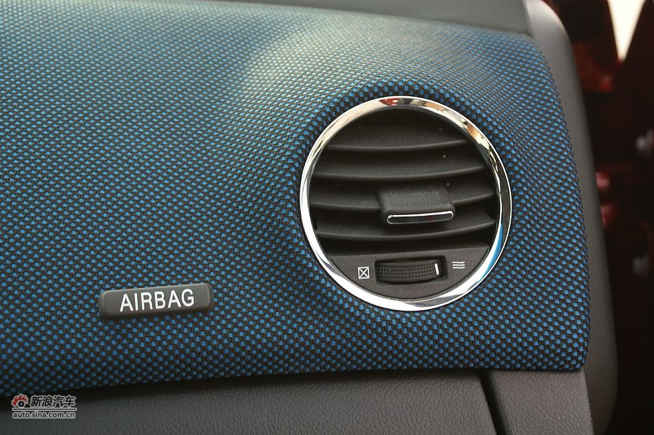 2011款科鲁兹1.6T手动档实拍图