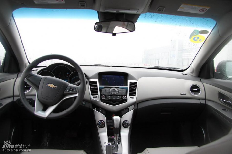 新浪试驾雪佛兰科鲁兹内饰实拍图