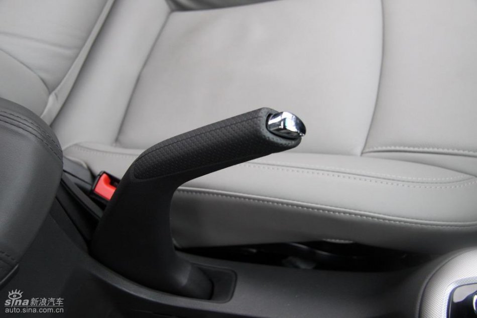 新浪试驾雪佛兰科鲁兹内饰实拍图