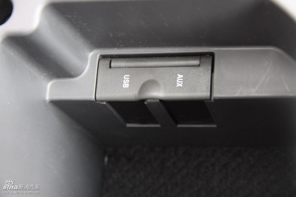 新浪试驾雪佛兰科鲁兹内饰实拍图