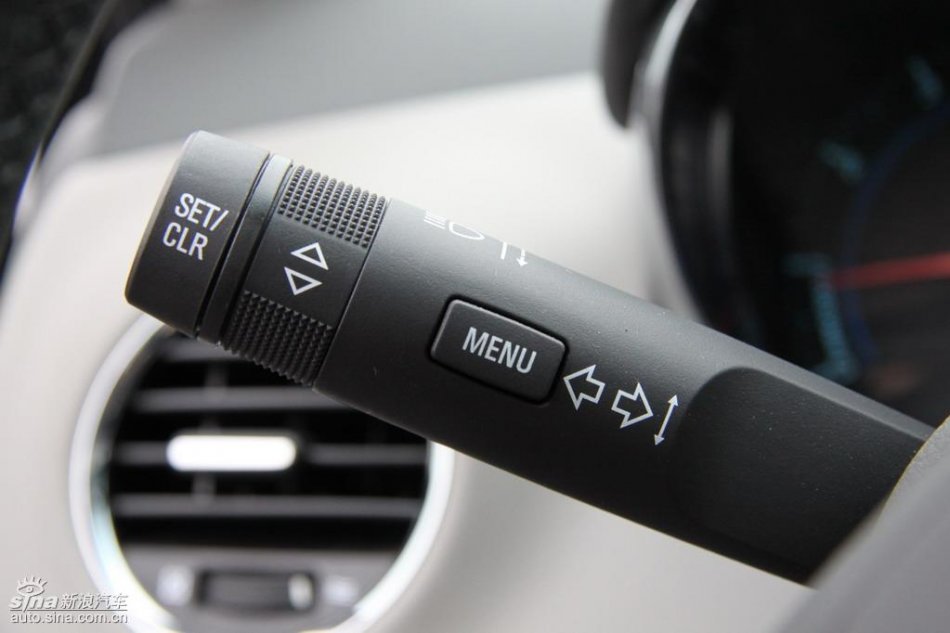 新浪试驾雪佛兰科鲁兹内饰实拍图