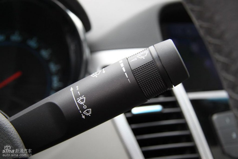 新浪试驾雪佛兰科鲁兹内饰实拍图