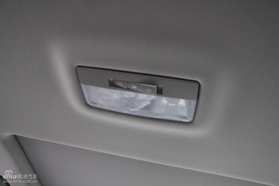 新浪试驾雪佛兰科鲁兹内饰实拍图