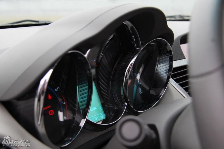 新浪试驾雪佛兰科鲁兹内饰实拍图