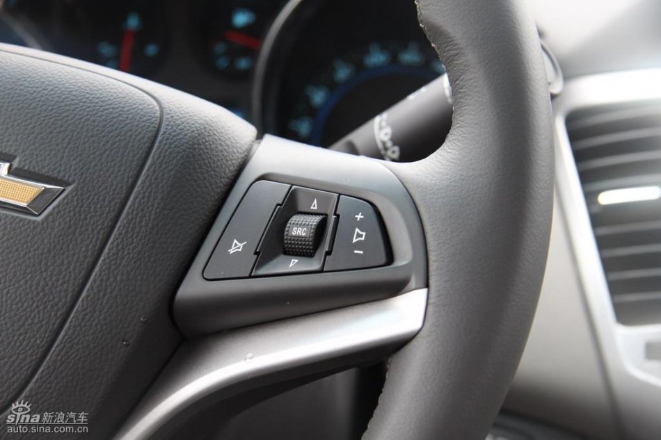 新浪试驾雪佛兰科鲁兹内饰实拍图