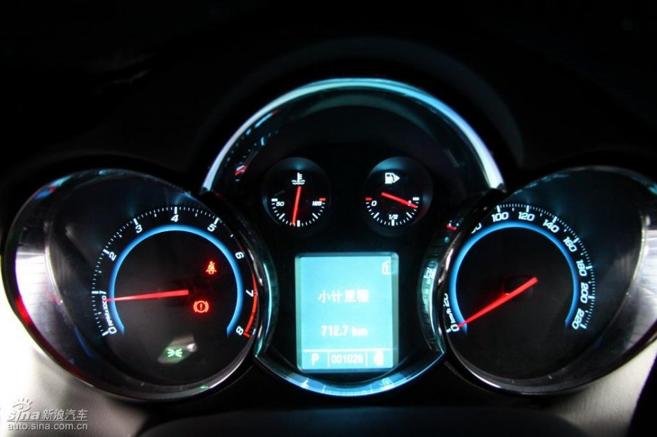 新浪试驾雪佛兰科鲁兹内饰实拍图