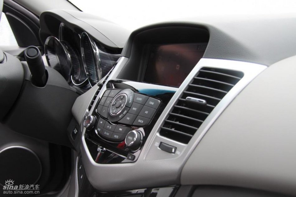 新浪试驾雪佛兰科鲁兹内饰实拍图
