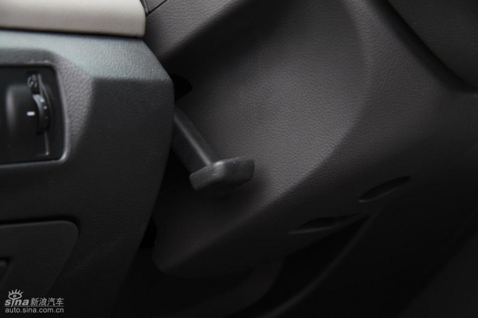 新浪试驾雪佛兰科鲁兹内饰实拍图