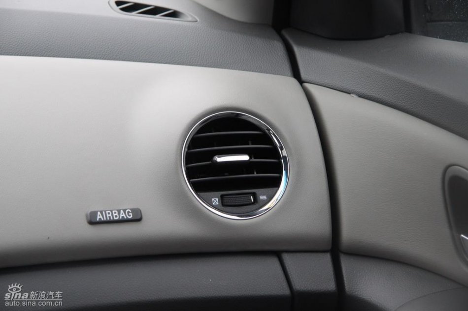 新浪试驾雪佛兰科鲁兹内饰实拍图