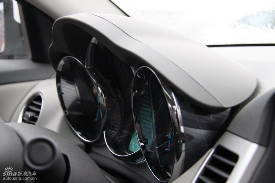 新浪试驾雪佛兰科鲁兹内饰实拍图
