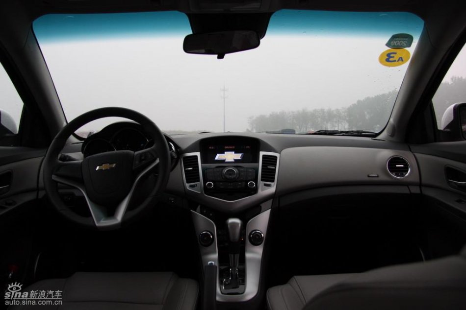 新浪试驾雪佛兰科鲁兹内饰实拍图