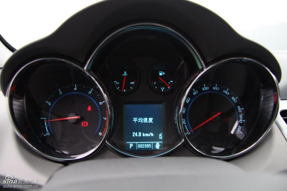 新浪试驾雪佛兰科鲁兹内饰实拍图