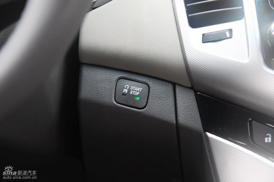 新浪试驾雪佛兰科鲁兹内饰实拍图