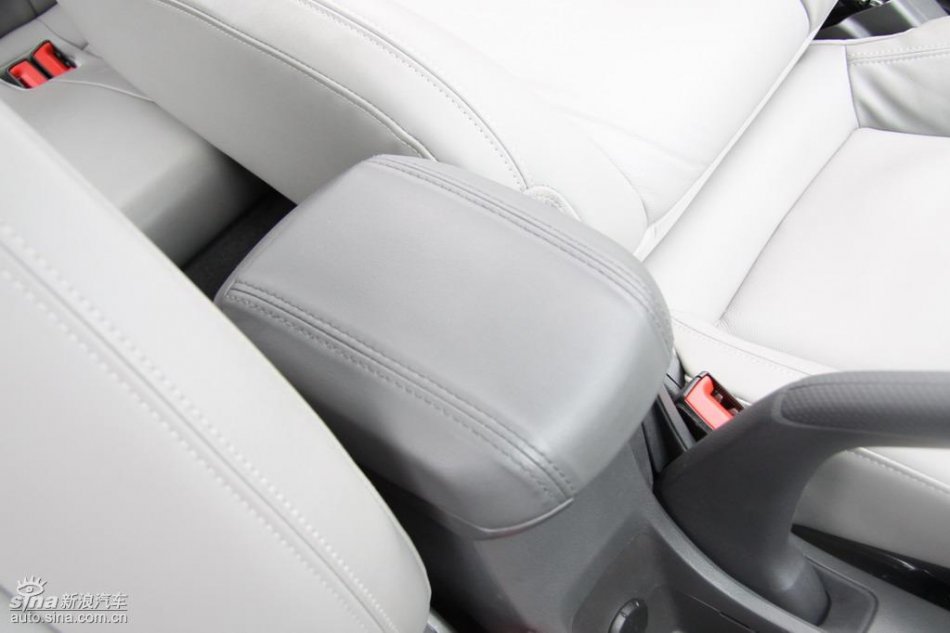 新浪试驾雪佛兰科鲁兹内饰实拍图