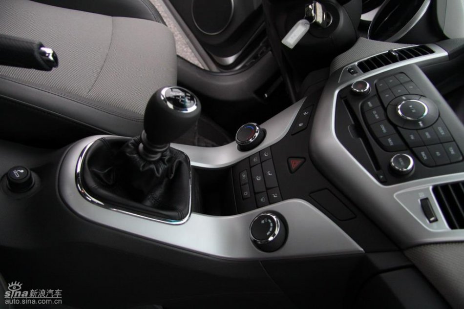 新浪试驾雪佛兰科鲁兹内饰实拍图