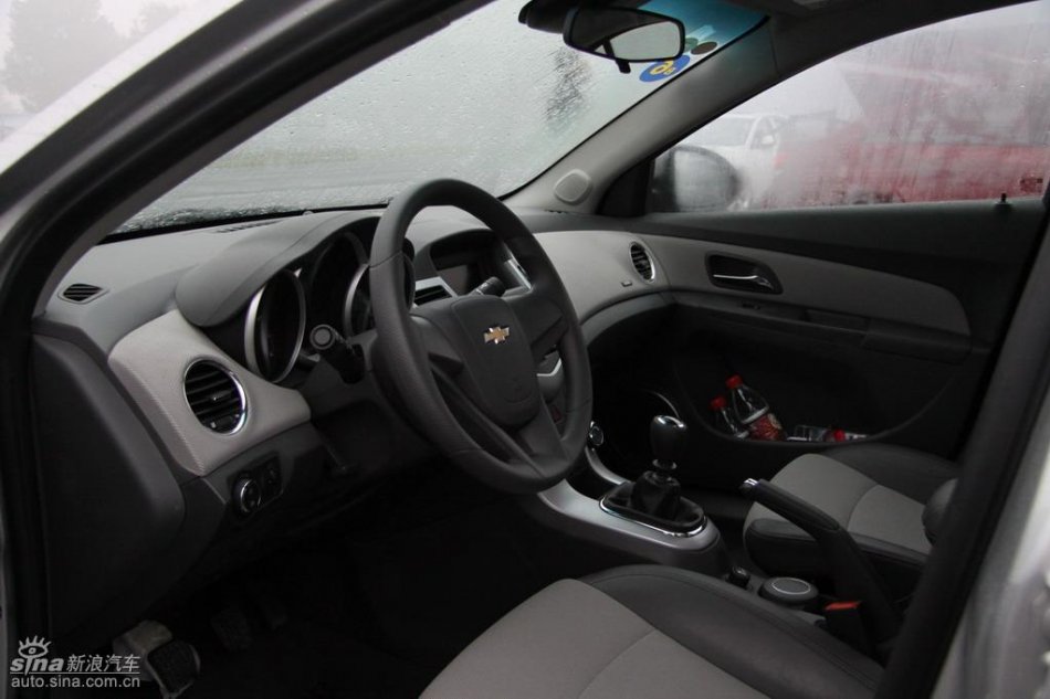 新浪试驾雪佛兰科鲁兹内饰实拍图
