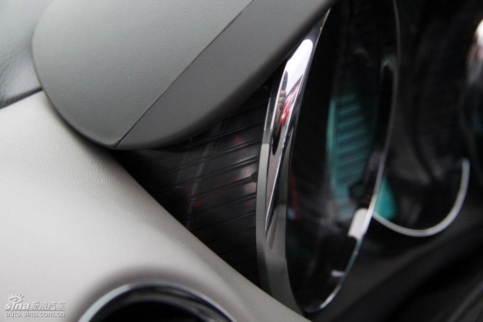 新浪试驾雪佛兰科鲁兹内饰实拍图