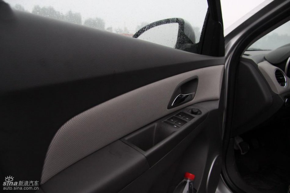 新浪试驾雪佛兰科鲁兹内饰实拍图