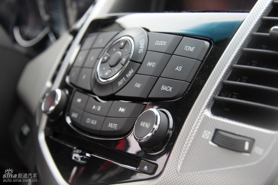 新浪试驾雪佛兰科鲁兹内饰实拍图