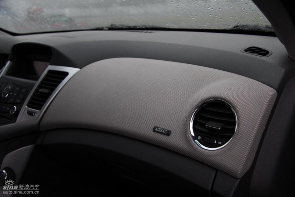 新浪试驾雪佛兰科鲁兹内饰实拍图
