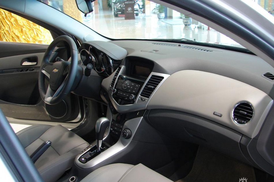 通用雪佛兰科鲁兹到店实拍-内饰