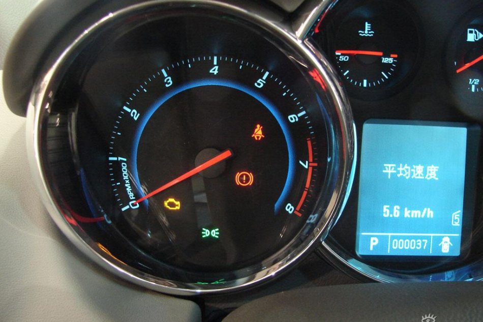 通用雪佛兰科鲁兹到店实拍-内饰