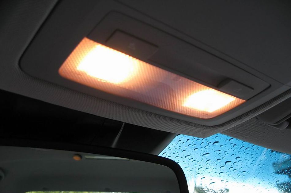 新浪西班牙试驾雪佛兰Cruze科鲁兹