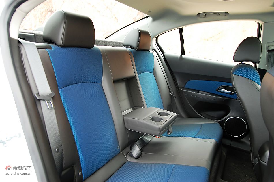 科鲁兹1.6T后排座椅