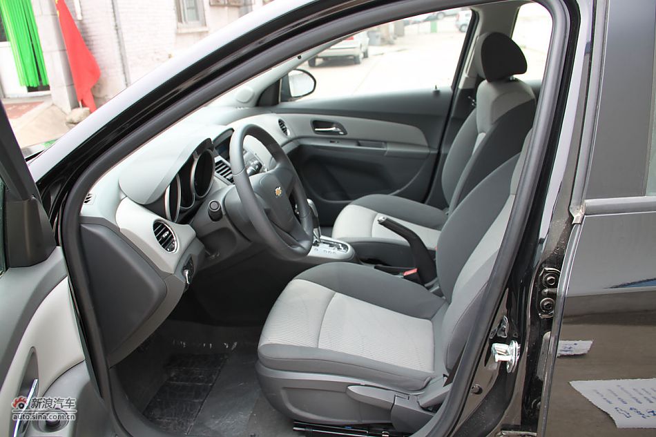 2010款科鲁兹1.6SL天地版自动