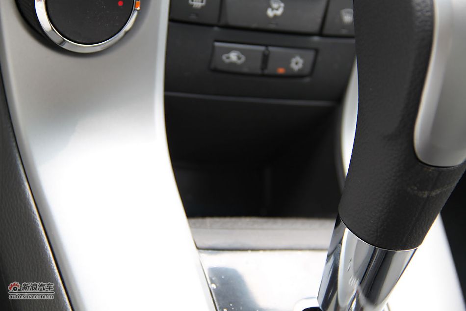 2010款科鲁兹1.6SL天地版自动