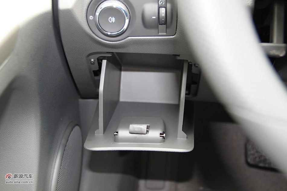 2010款科鲁兹1.6SL天地版自动