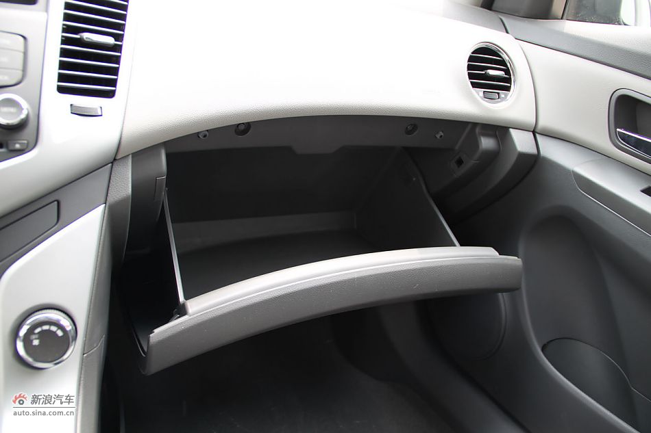 2010款科鲁兹1.6SL天地版自动