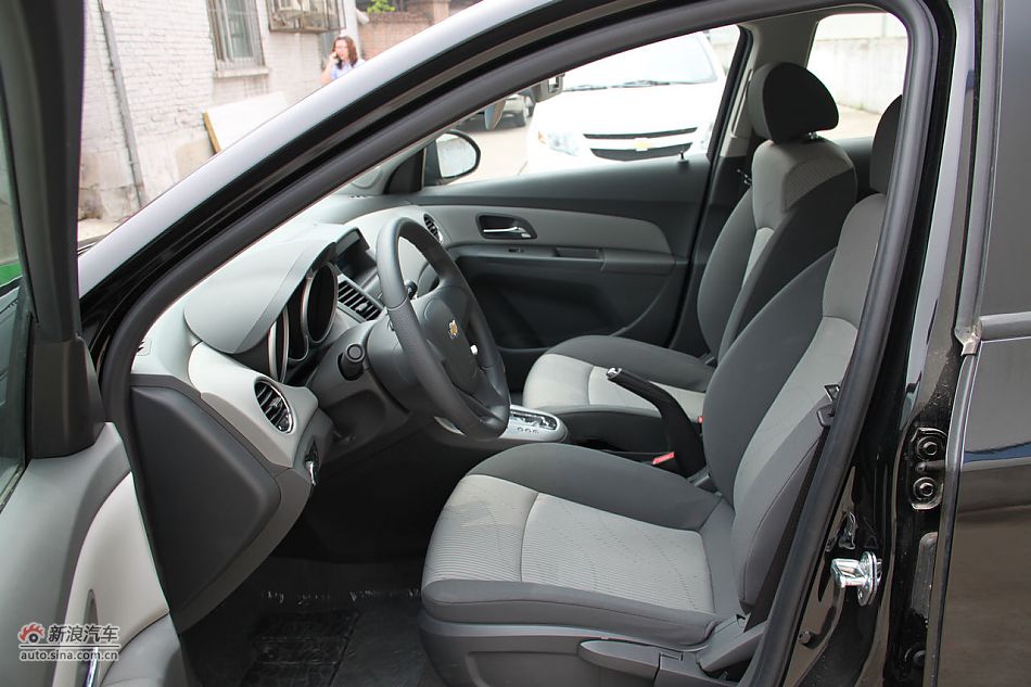 2010款科鲁兹1.6SL天地版自动