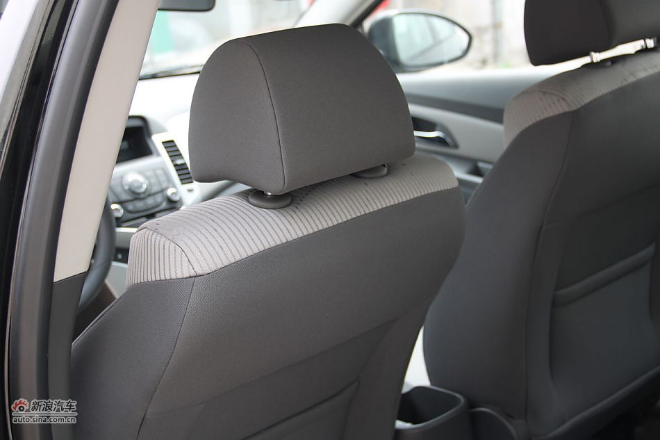 2010款科鲁兹1.6SL天地版自动