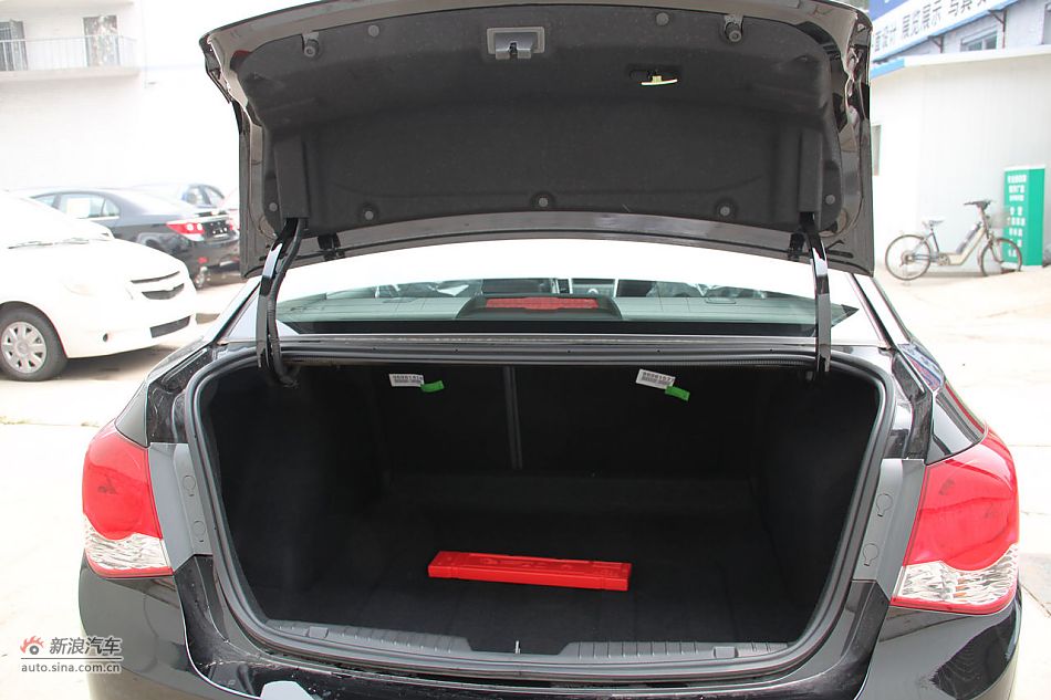 2010款科鲁兹1.6SL天地版自动