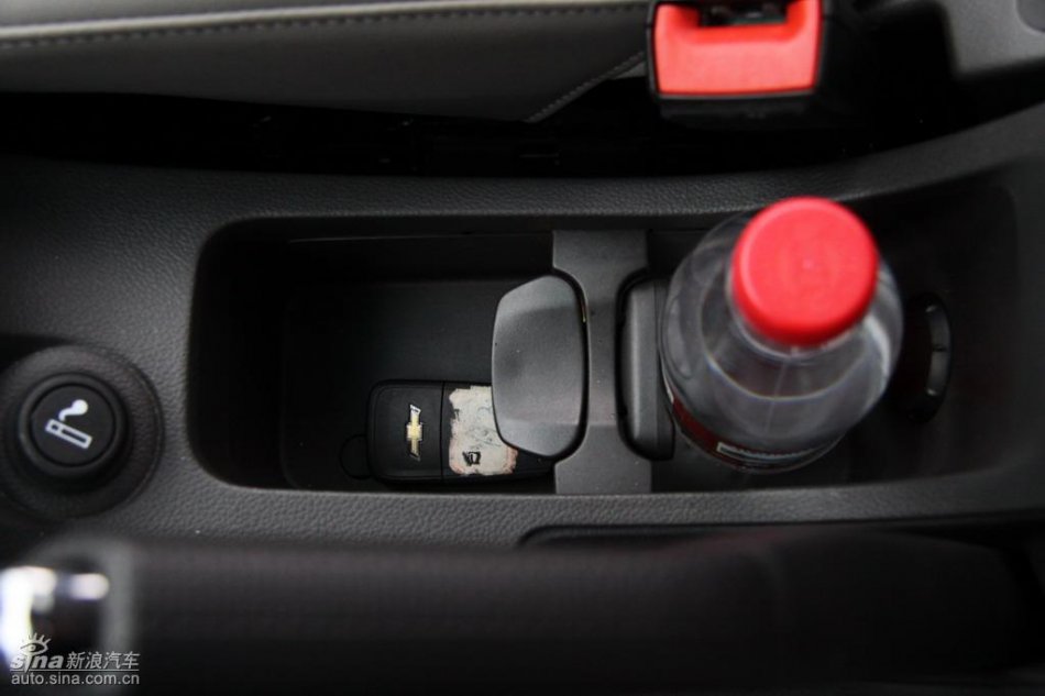 新浪试驾雪佛兰科鲁兹内饰实拍图