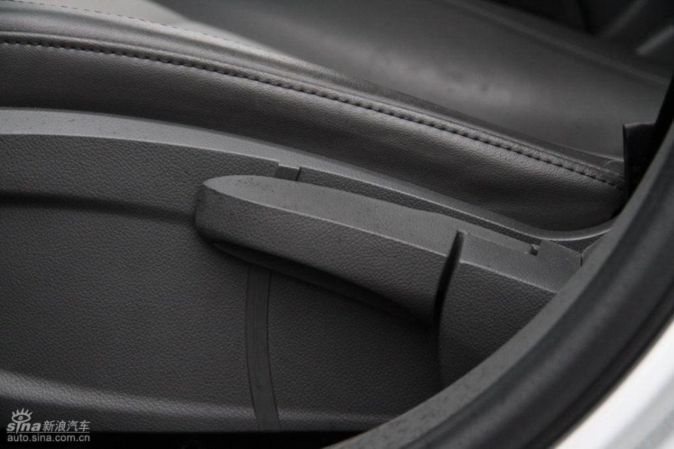 新浪试驾雪佛兰科鲁兹内饰实拍图