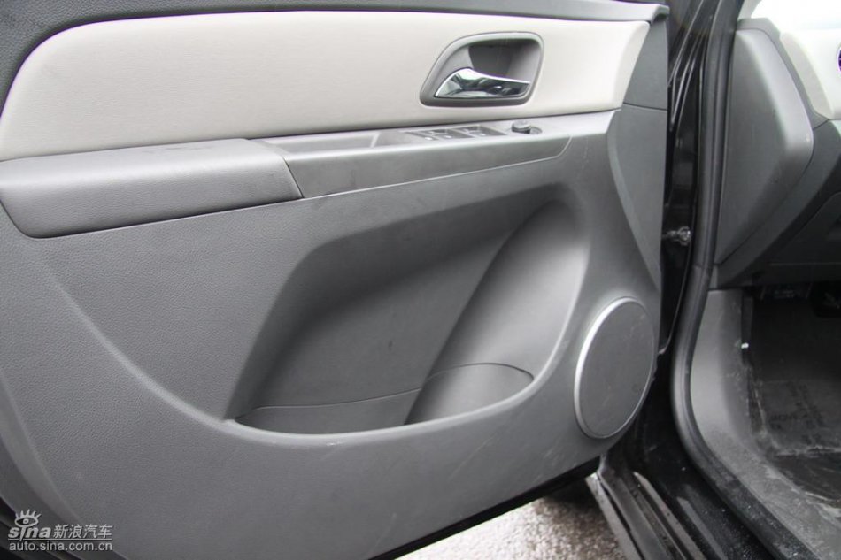 新浪试驾雪佛兰科鲁兹内饰实拍图