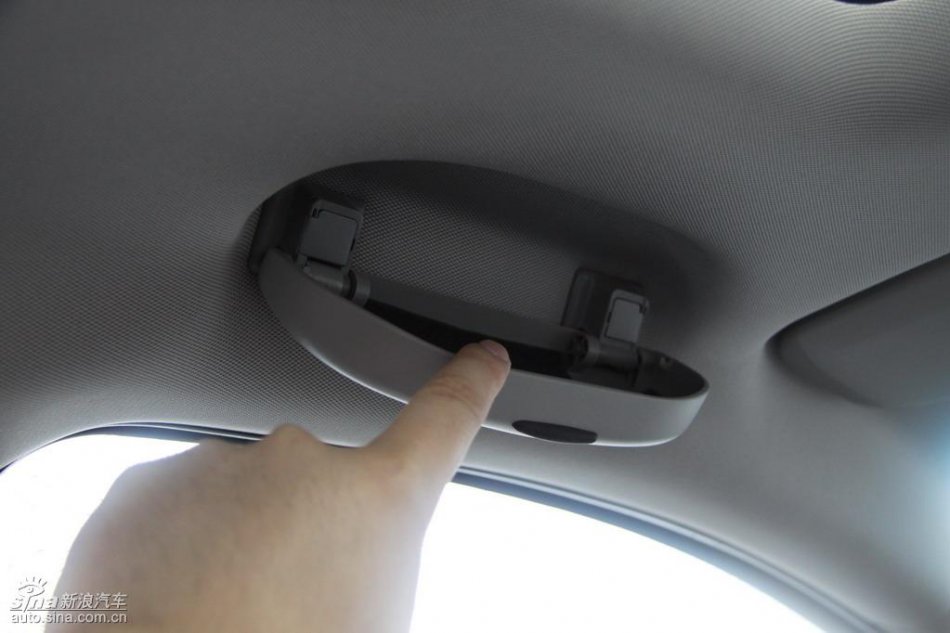 新浪试驾雪佛兰科鲁兹内饰实拍图