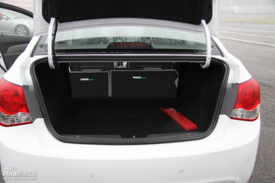 新浪试驾雪佛兰科鲁兹内饰实拍图