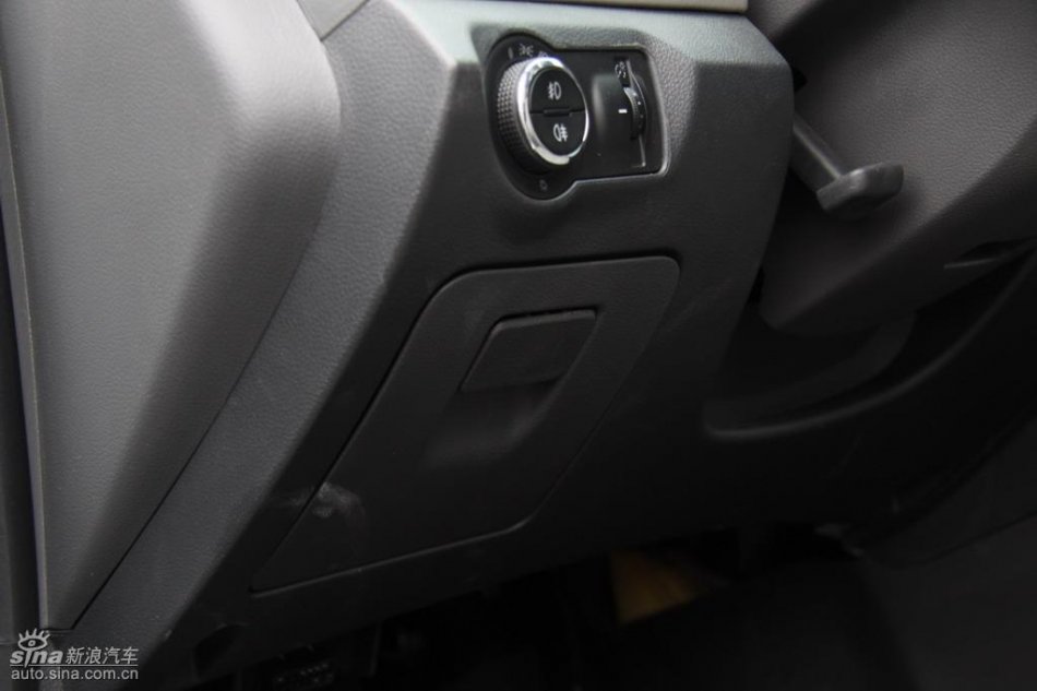 新浪试驾雪佛兰科鲁兹内饰实拍图