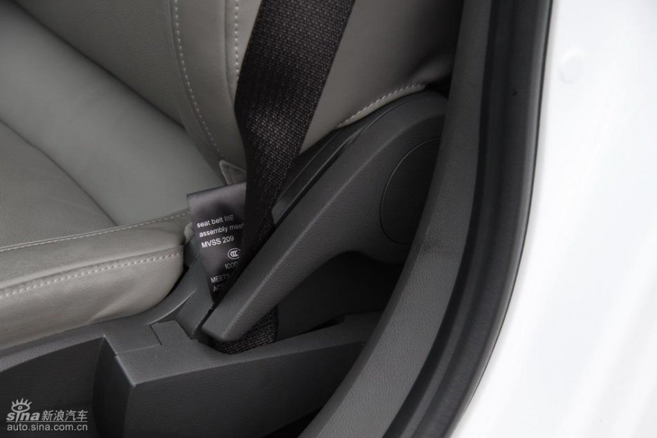 新浪试驾雪佛兰科鲁兹内饰实拍图