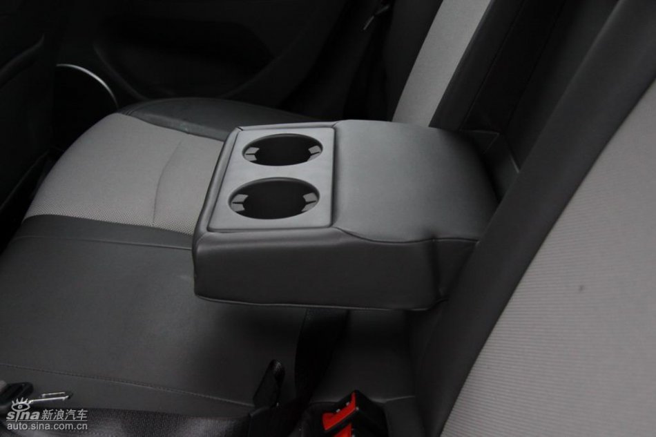 新浪试驾雪佛兰科鲁兹内饰实拍图